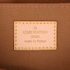 Bolso de mano Louis Vuitton  Biscayne en charol Monogram beige y cuero natural - Detail D2 thumbnail