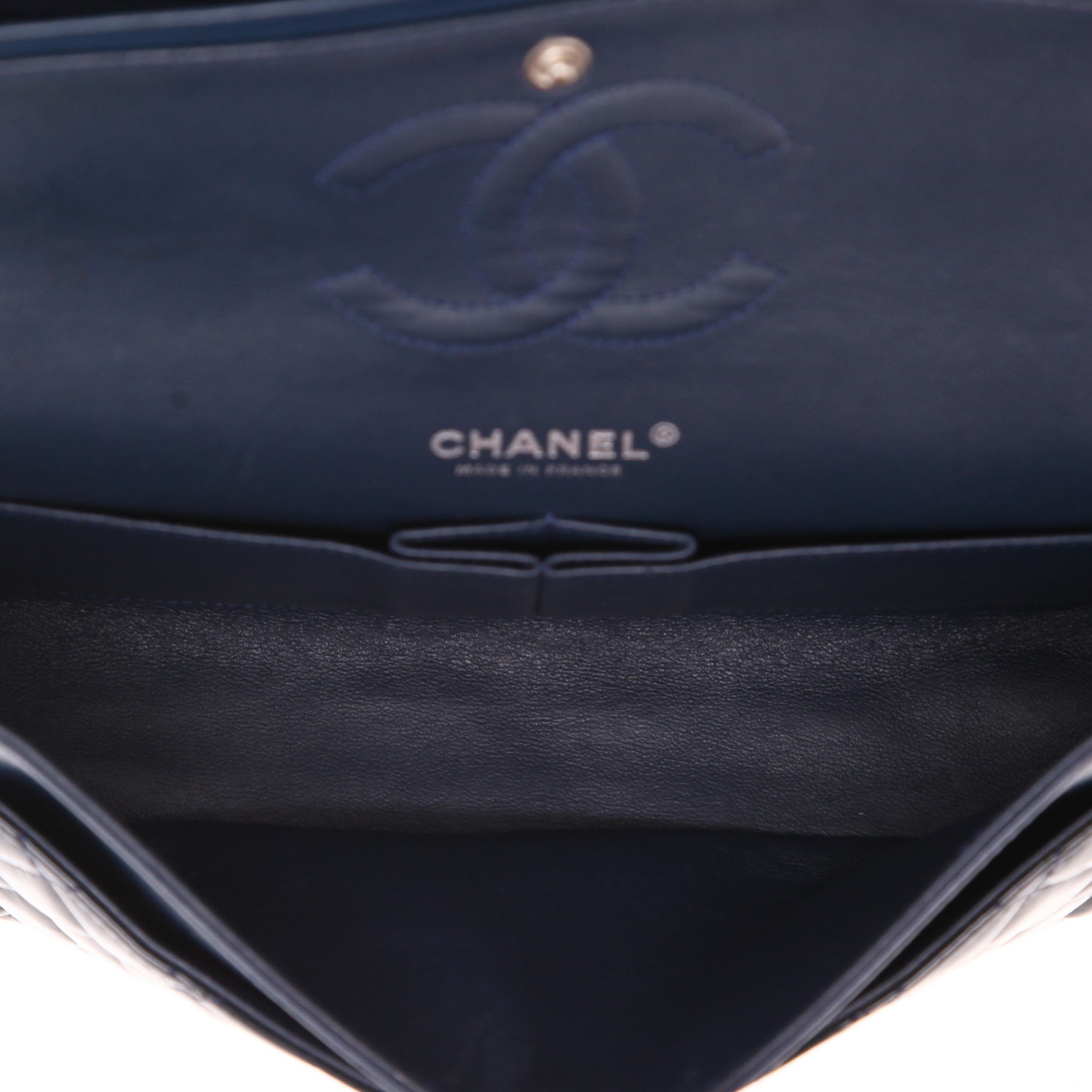 Sac à main Chanel  Timeless Classic en cuir verni matelassé bleu - Detail D3
