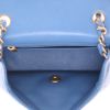 Bolso bandolera Chanel  Mini Carré en cuero acolchado azul - Detail D3 thumbnail