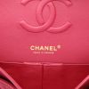 Bolso de mano Chanel  Timeless Classic en cuero acolchado con motivos de espigas rosa fucsia - Detail D2 thumbnail