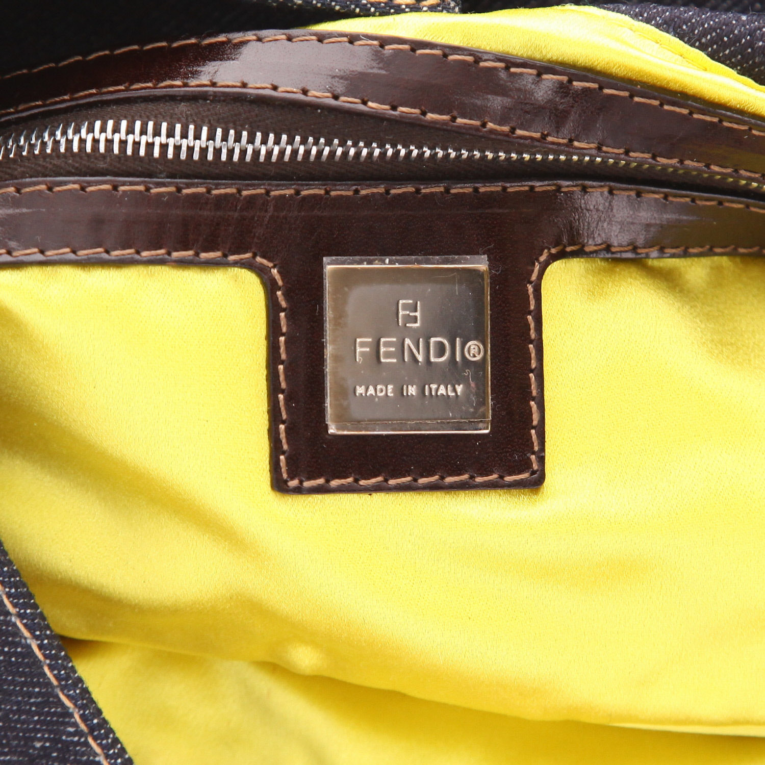Bolso de mano Fendi  Baguette en lona denim azul - Detail D2