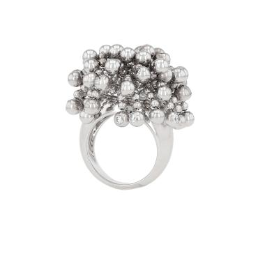 Bague Cartier Perruque en or blanc et diamants