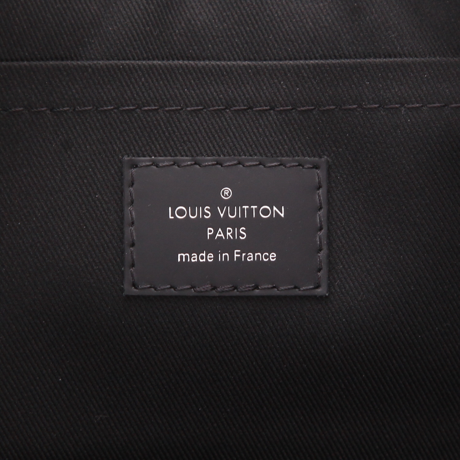 Louis Vuitton   pouch  in grey Graphite monogram canvas  and black leather - Detail D2