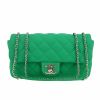 Bolso de mano Chanel  Timeless en lona acolchada verde - 360 thumbnail