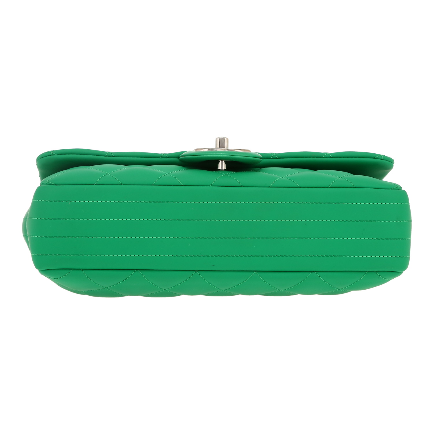 Bolso de mano Chanel  Timeless en lona acolchada verde - Detail D1