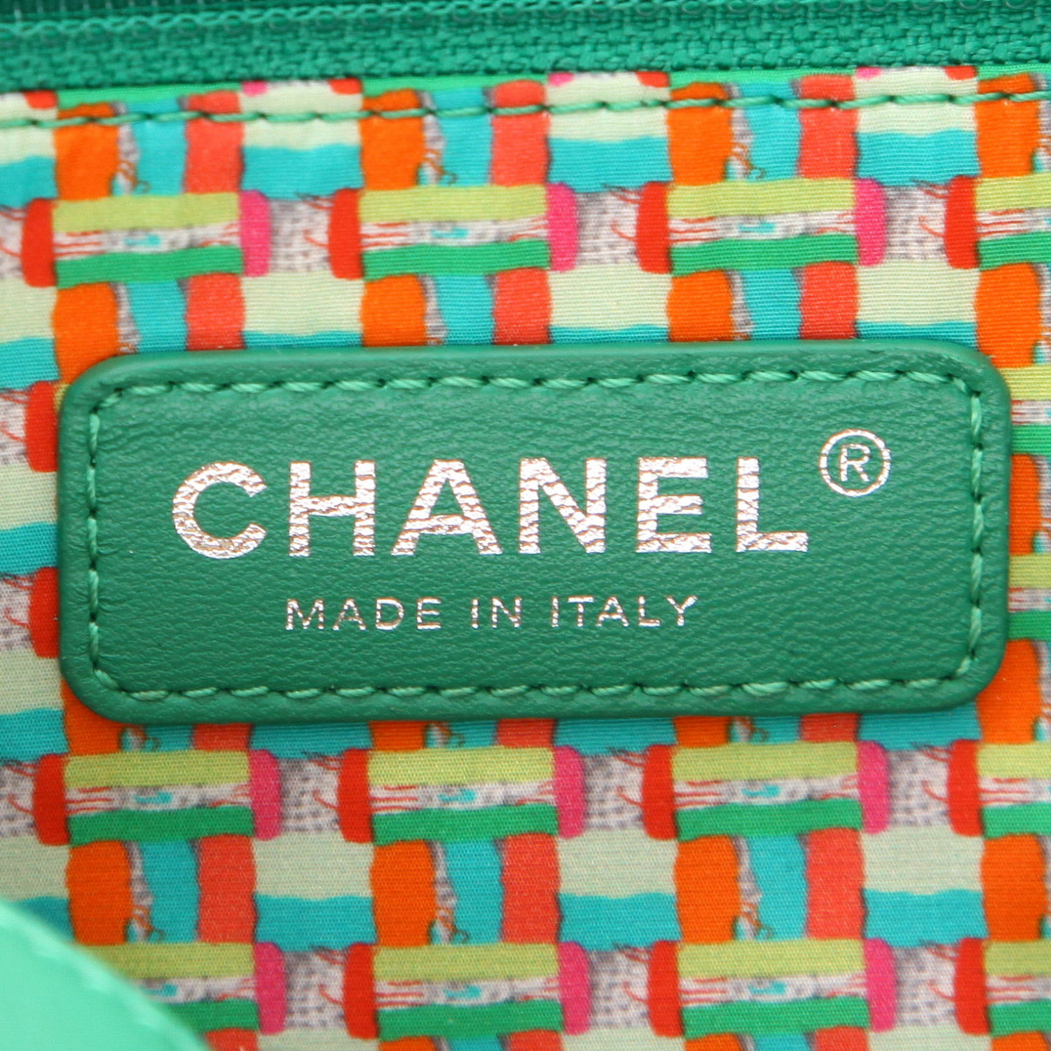 Sac à main Chanel  Timeless en toile matelassée verte - Detail D2