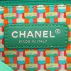 Bolso de mano Chanel  Timeless en lona acolchada verde - Detail D2 thumbnail