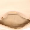 Bolso bandolera Chanel  19 en cuero acolchado beige - Detail D3 thumbnail