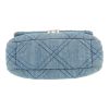 Bolso bandolera Chanel  19 en lona denim azul - Detail D1 thumbnail