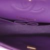 Bolso de mano Chanel  Timeless Classic en cuero granulado acolchado violeta - Detail D3 thumbnail