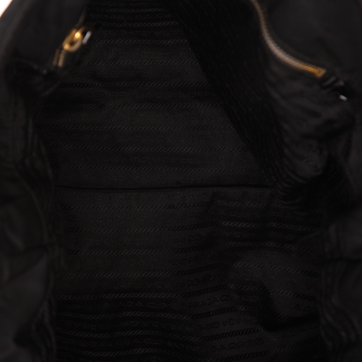 Sac à main Prada   en toile noire et cuir noir - Detail D3