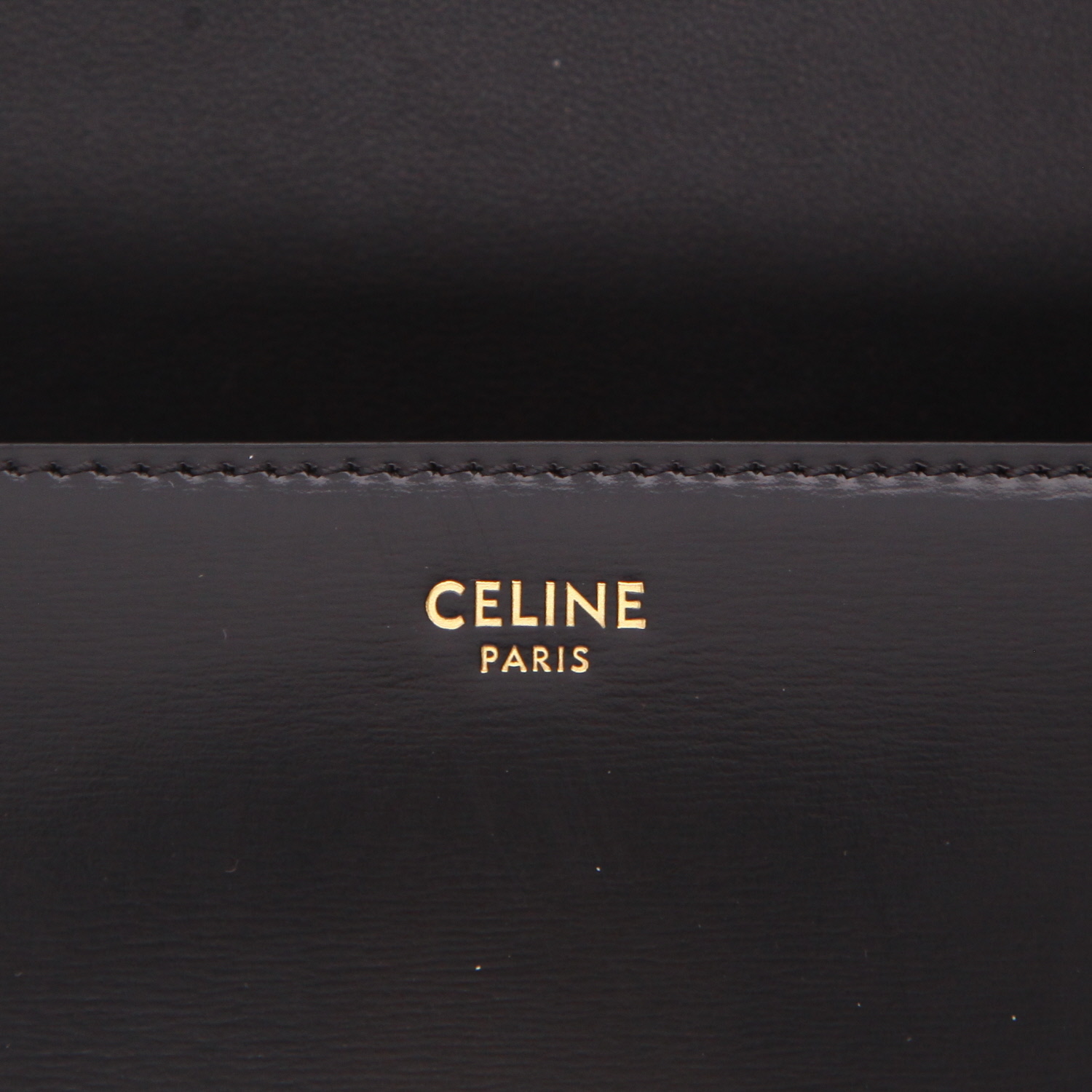 Bolso de mano Celine  Claude en cuero negro - Detail D2