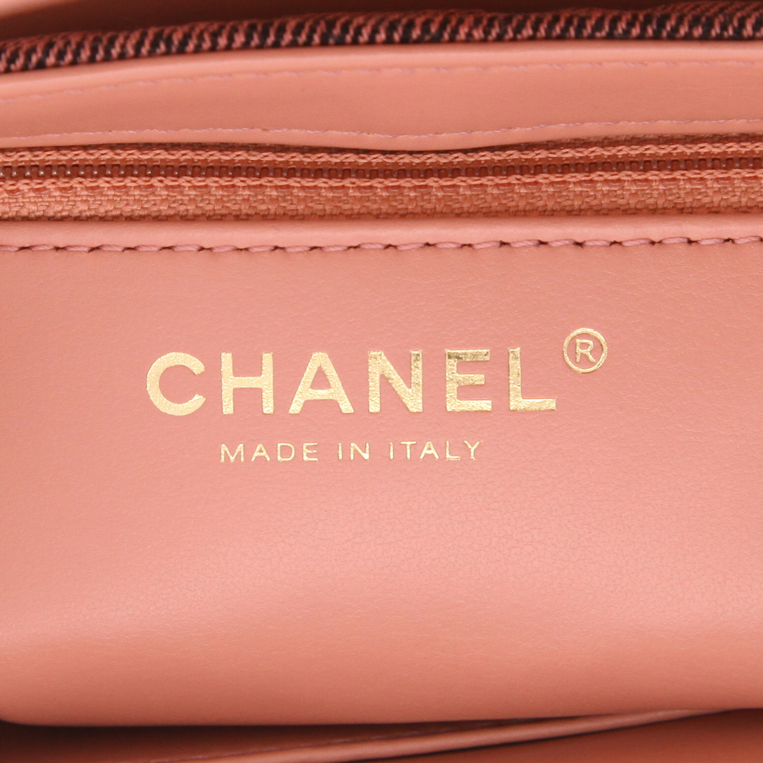 Chanel  Mini Shopping handbag  in pink denim canvas - Detail D2