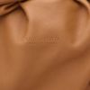 Bolso/bolsito Bottega Veneta  Pouch en cuero marrón - Detail D2 thumbnail