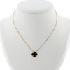 Van Cleef & Arpels Vintage Alhambra necklace in yellow gold and onyx - 360 thumbnail