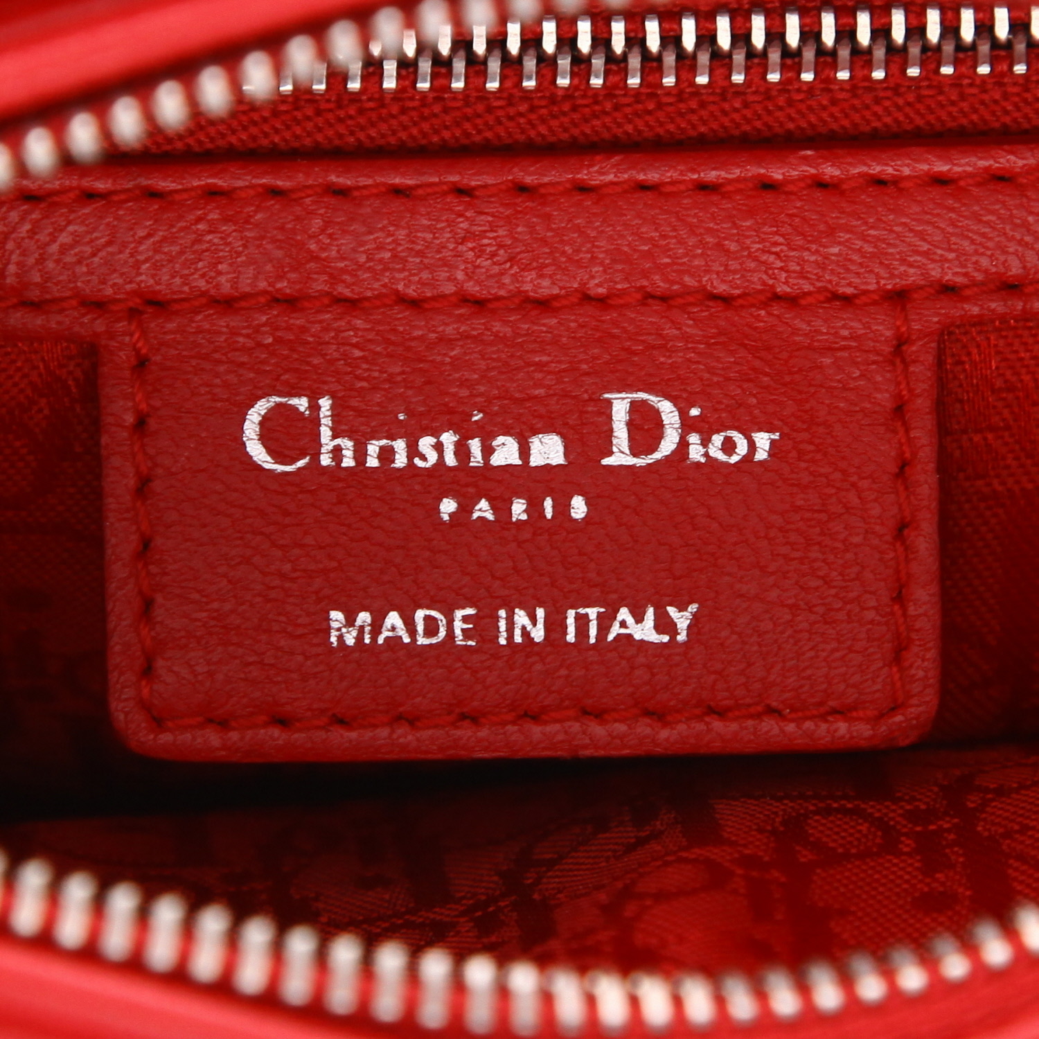 Bolso de mano Dior  Lady Dior modelo mediano  en cuero cannage rojo - Detail D2