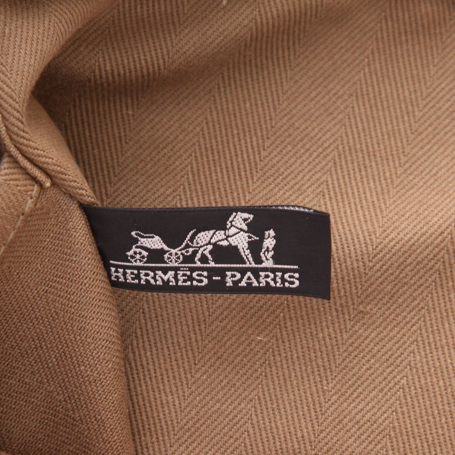 Hermès  Valparaiso handbag  in etoupe canvas  and etoupe leather - Detail D2