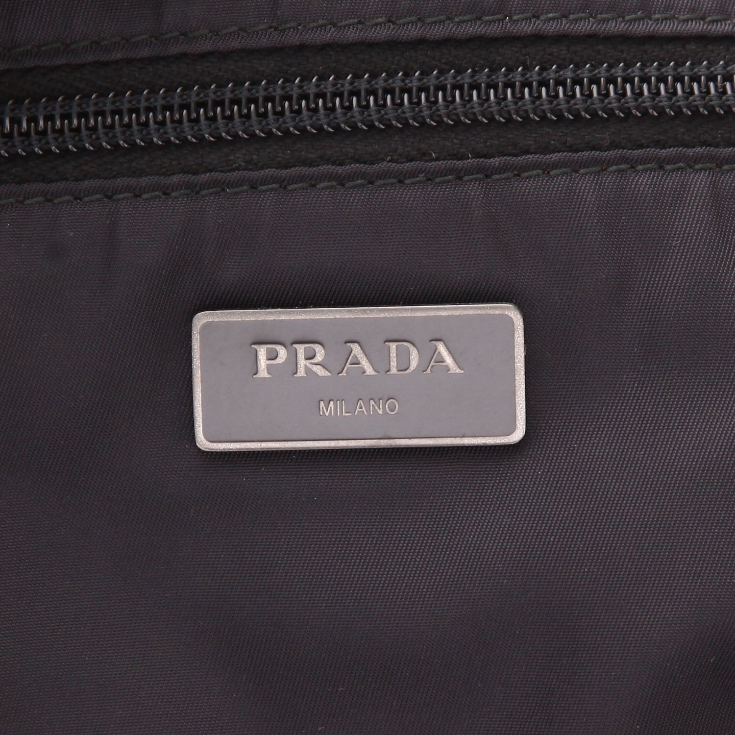 Bolso bandolera Prada   en lona caqui y cuero negro - Detail D2
