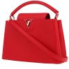 Bolso bandolera Louis Vuitton  Capucines en cuero taurillon clémence rojo - 00pp thumbnail