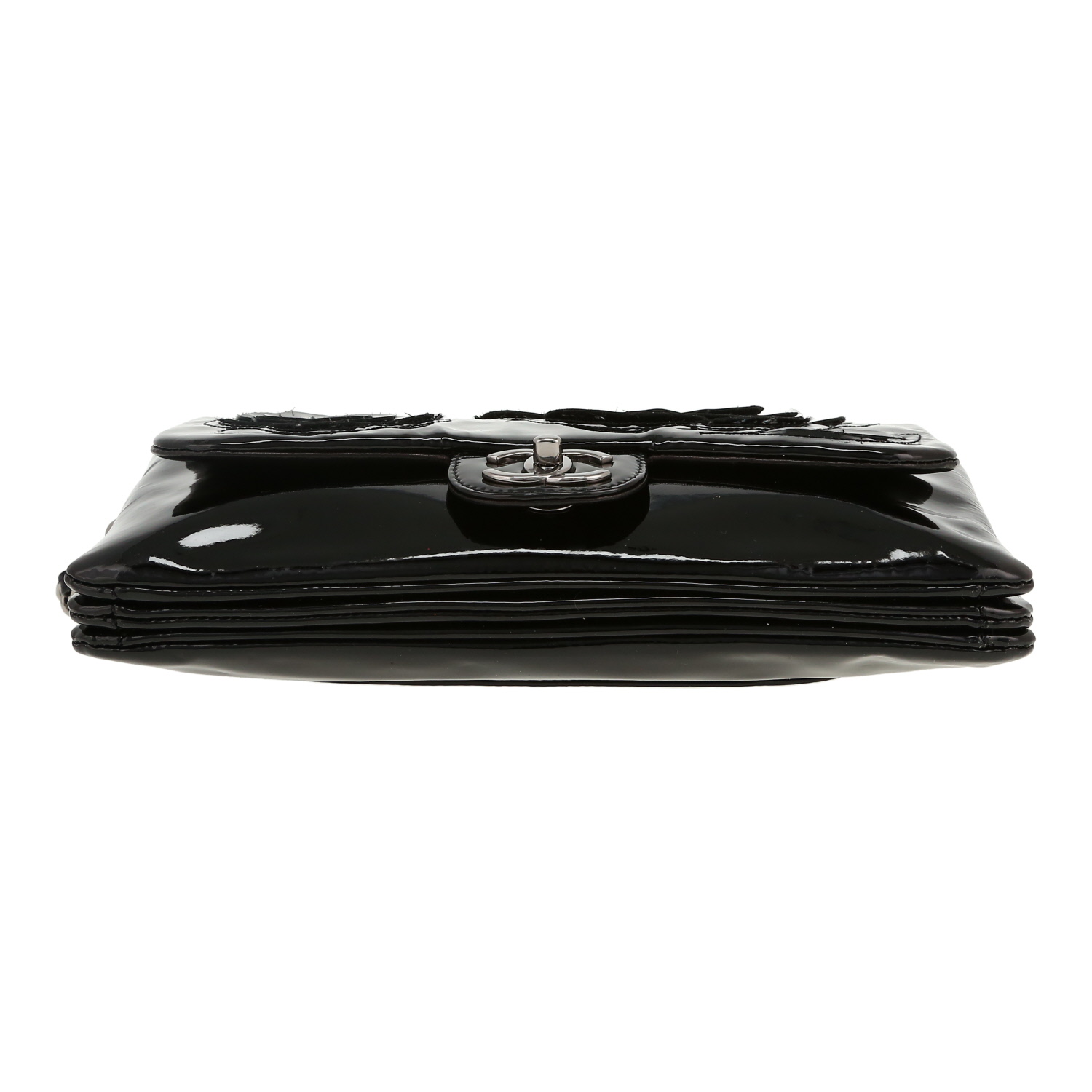 Chanel  Timeless handbag  in black patent leather - Detail D1