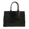 Bottega Veneta  Arco shopping bag  in black intrecciato leather - Detail D5 thumbnail