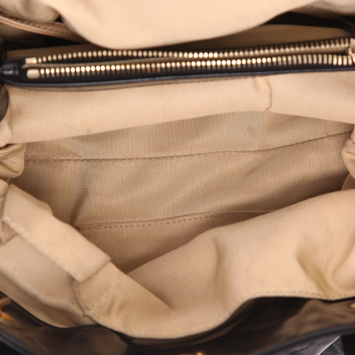 Bolso Cabás Chanel   en cuero acolchado negro y charol - Detail D3