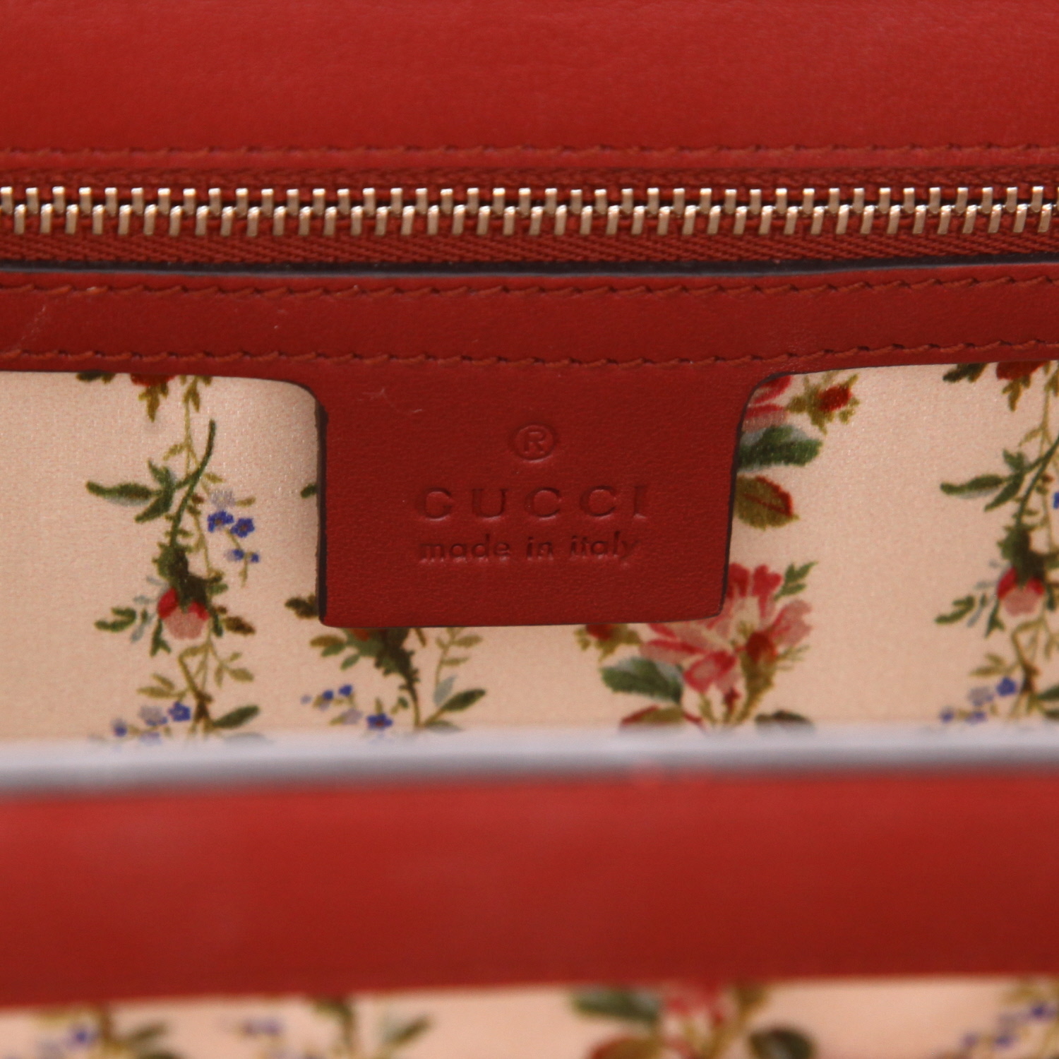 Bolso de mano Gucci   en cuero rojo - Detail D2