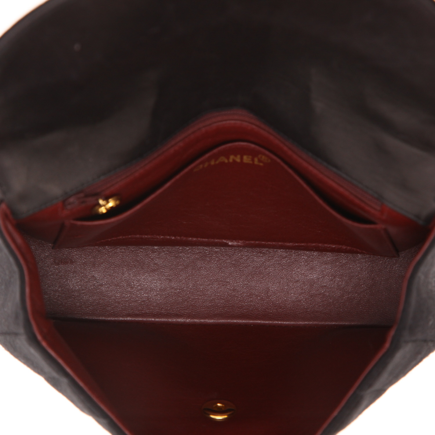 Chanel  Vintage handbag  in black jersey canvas - Detail D3