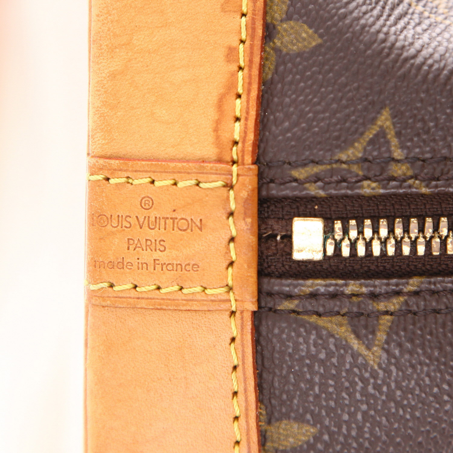 Bolso de mano Louis Vuitton  Alma modelo mediano  en lona Monogram marrón y cuero natural - Detail D2