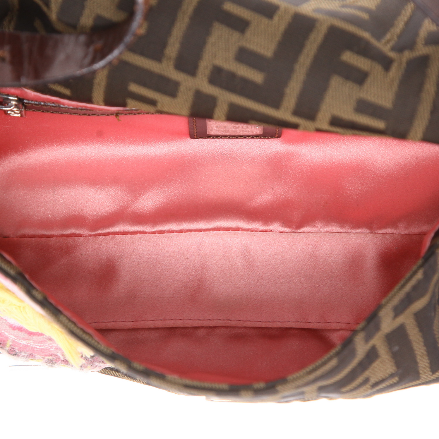 Bolso de mano Fendi  Baguette en lona monogram marrón - Detail D3