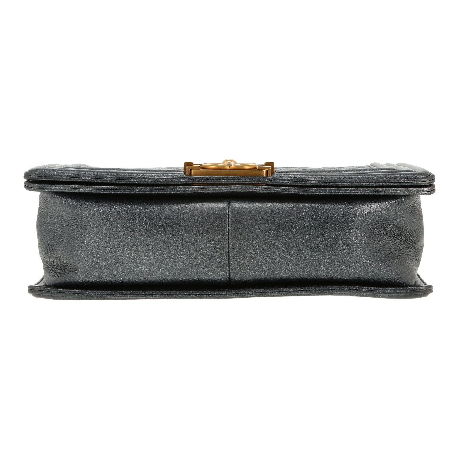 Chanel Boy shoulder bag in silver quilted leather - Detail D1