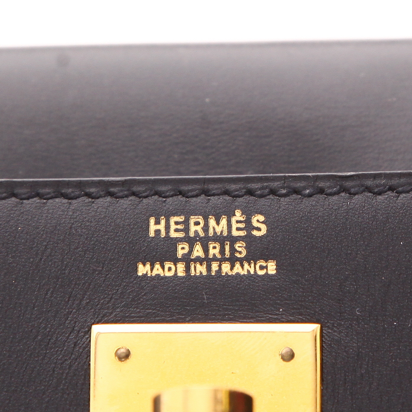 Hermès  Kelly 32 cm handbag  in black box leather - Detail D2