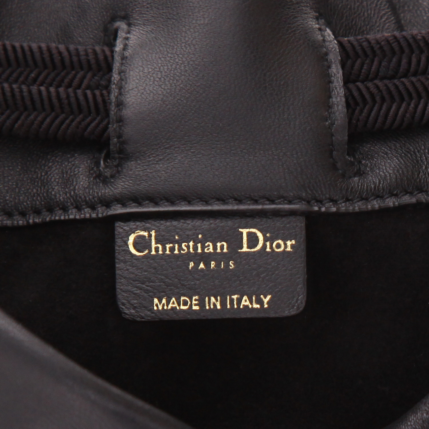 Sac à main Dior  Bucket en cuir noir - Detail D2
