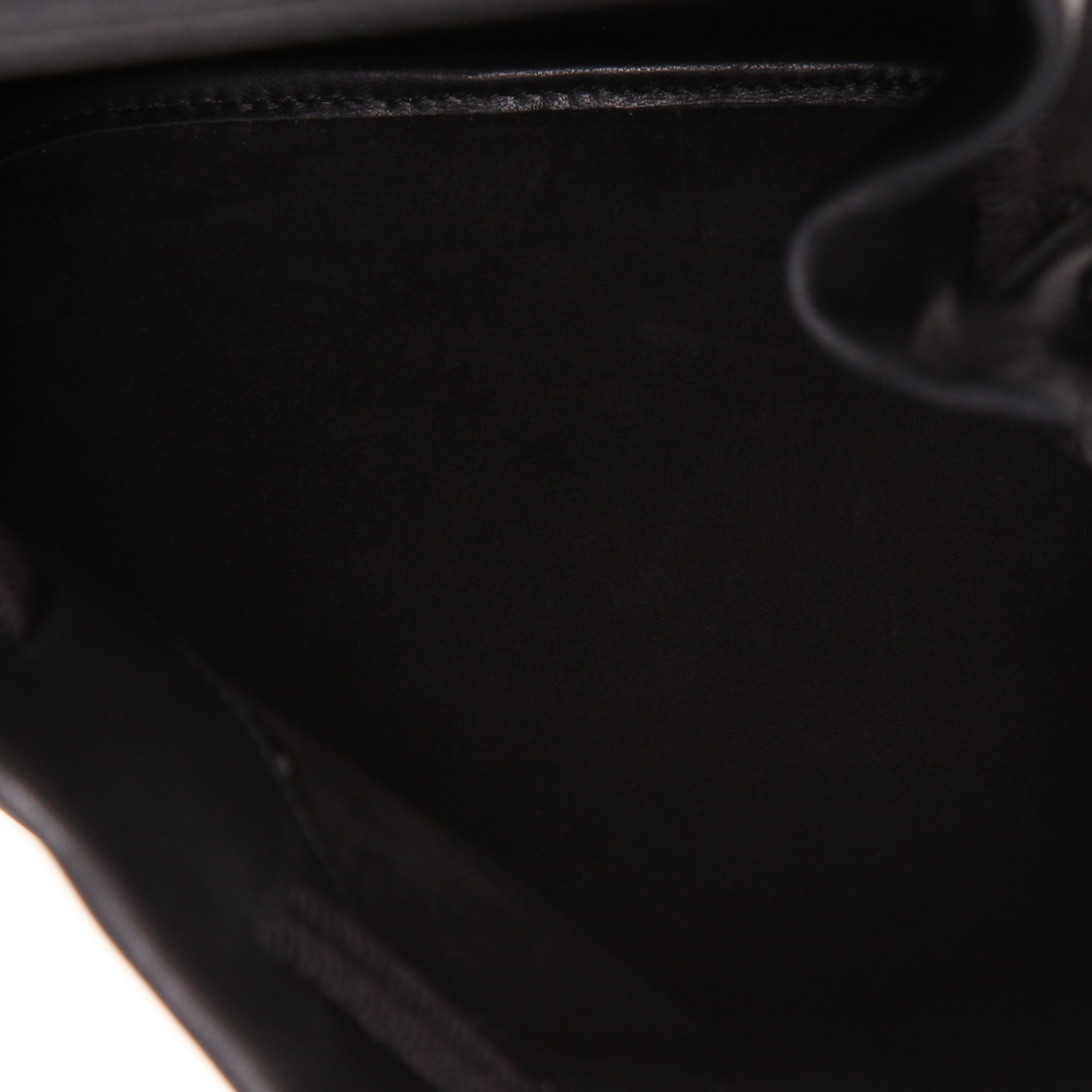 Sac à main Dior  Bucket en cuir noir - Detail D3