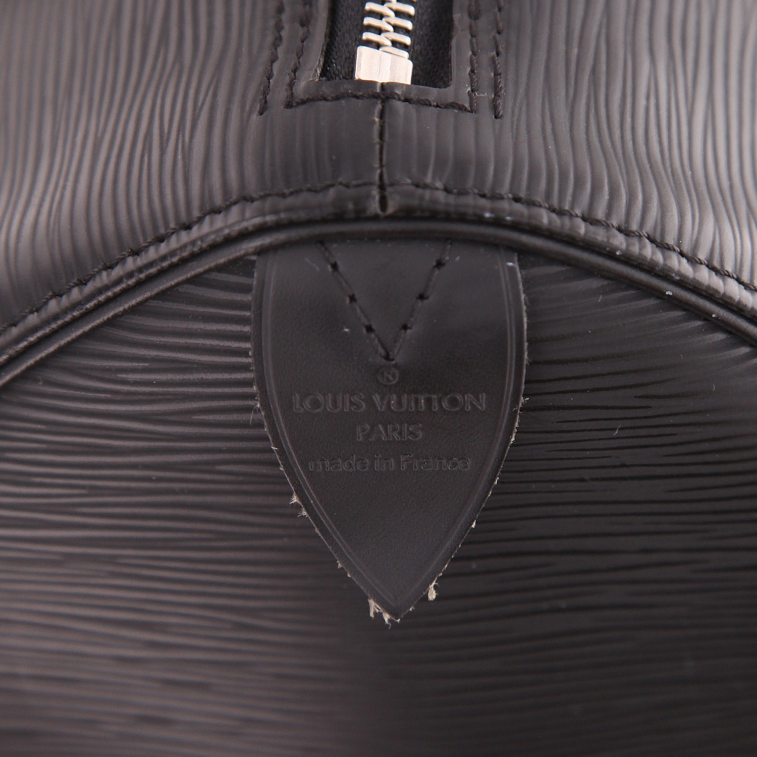 Louis Vuitton Speedy 30 handbag in black epi leather - Detail D2