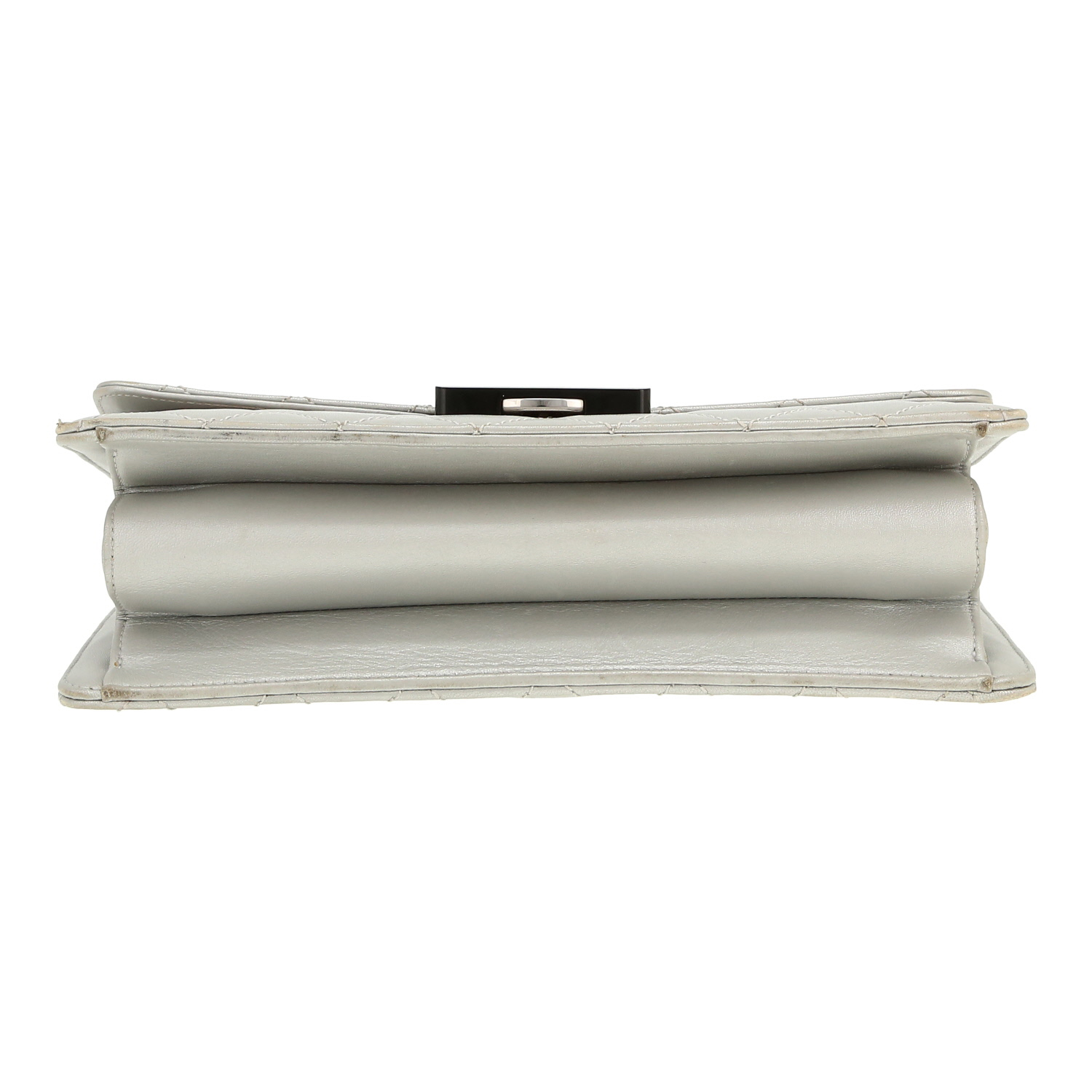 Chanel   shoulder bag  in silver quilted leather - Detail D1
