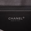 Bolso bandolera Chanel   en cuero acolchado plateado - Detail D2 thumbnail