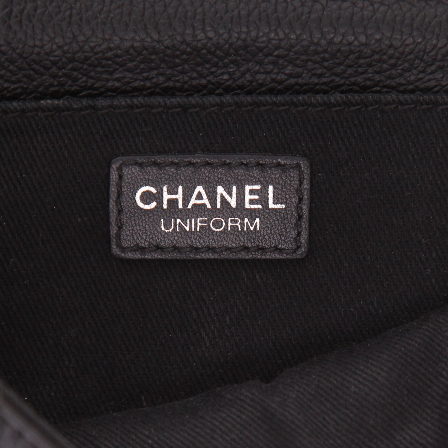 Chanel  Pochette ceinture clutch-belt  in black quilted grained leather - Detail D2
