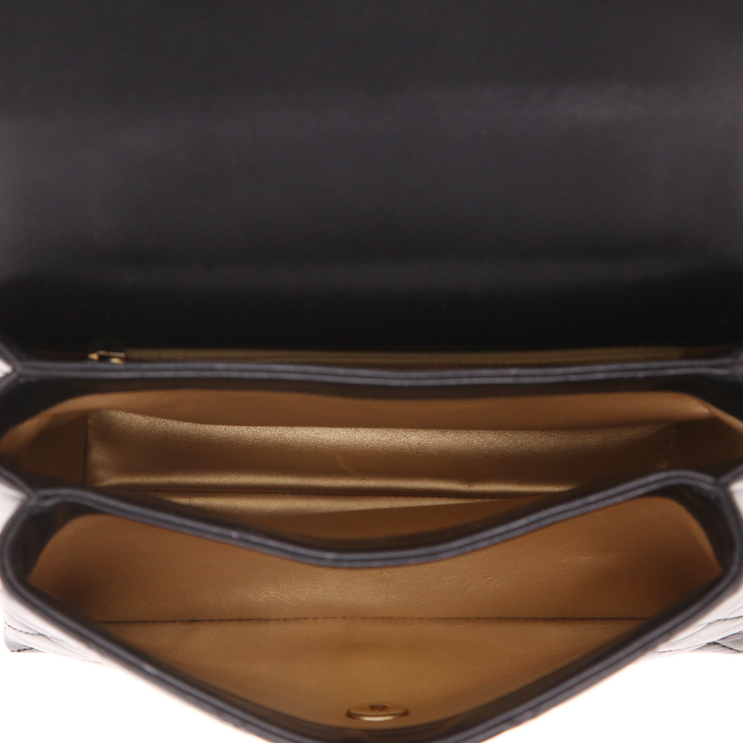 Sac bandoulière Chanel   en cuir matelassé noir - Detail D3