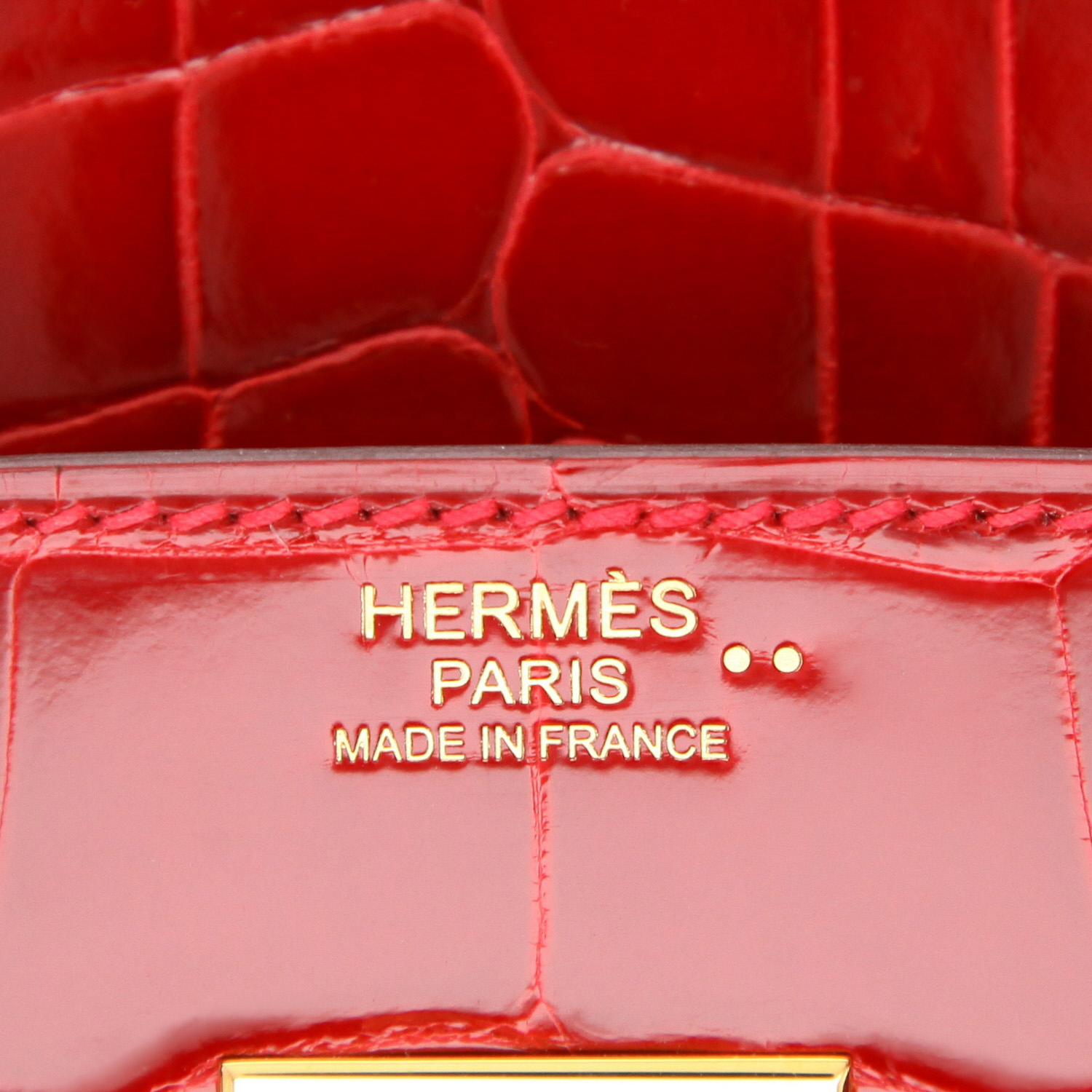 Hermès  Birkin 30 cm handbag  in red Vif niloticus crocodile - Detail D2