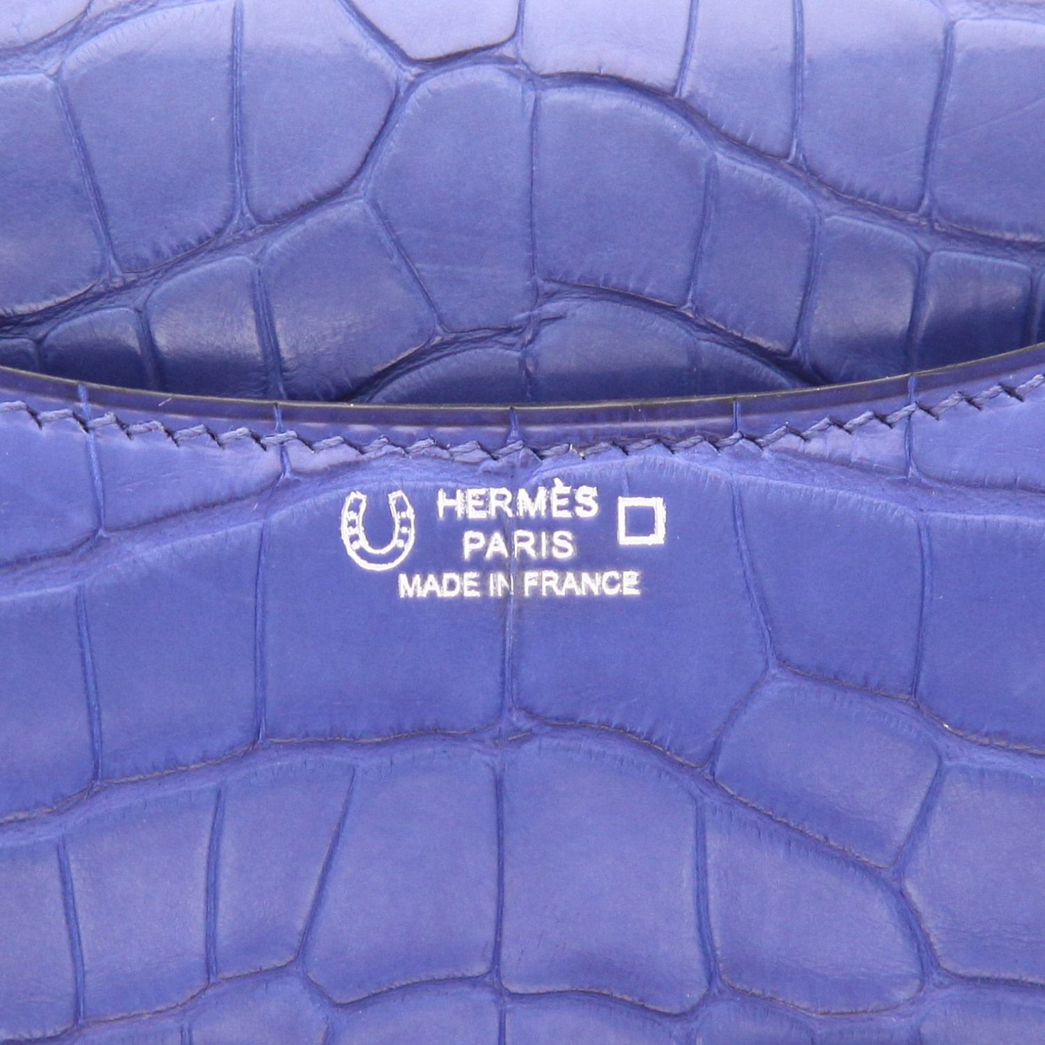 Sac bandoulière Hermès  Constance micro en alligator bleu - Detail D2