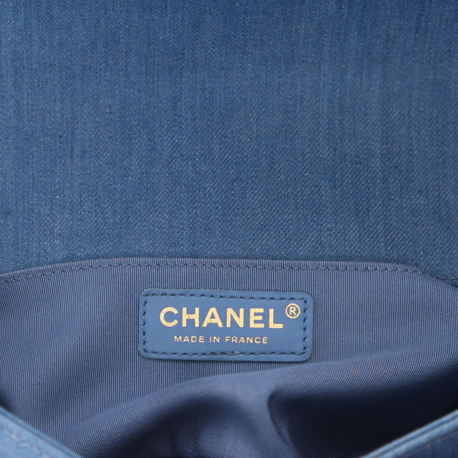 Chanel Boy shoulder bag in blue denim canvas - Detail D2