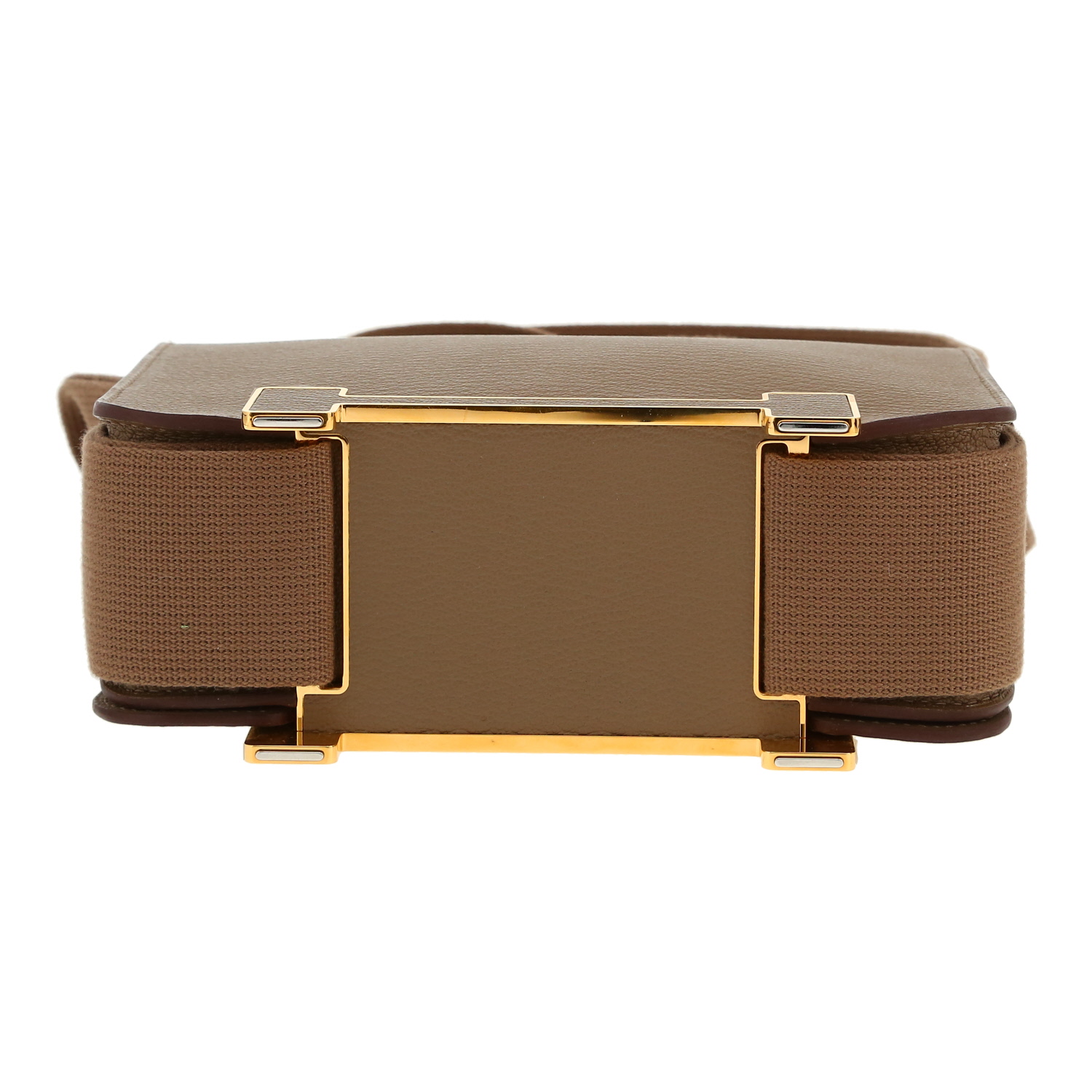 Sac bandoulière Hermès  Geta en cuir Mysore étoupe - Detail D1