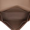 Hermès  Geta shoulder bag  in etoupe Mysore leather - Detail D4 thumbnail