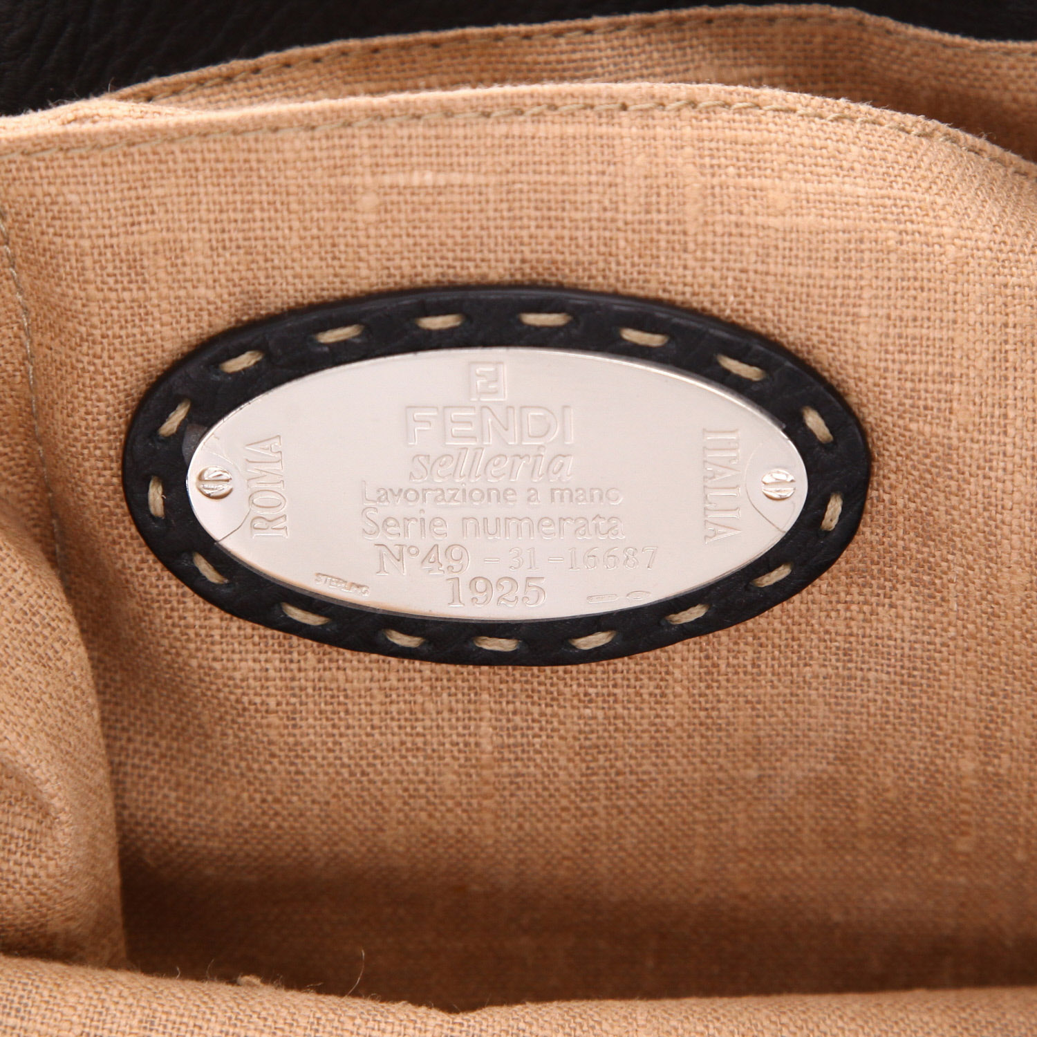 Borsa a tracolla Fendi   in pelle martellata nera - Detail D2