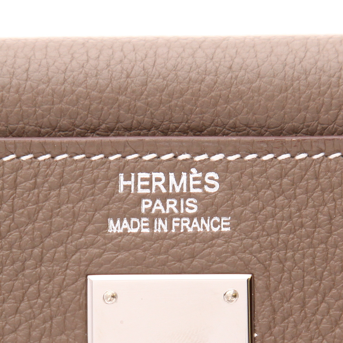Hermès  Kelly 40 cm handbag  in etoupe togo leather - Detail D2
