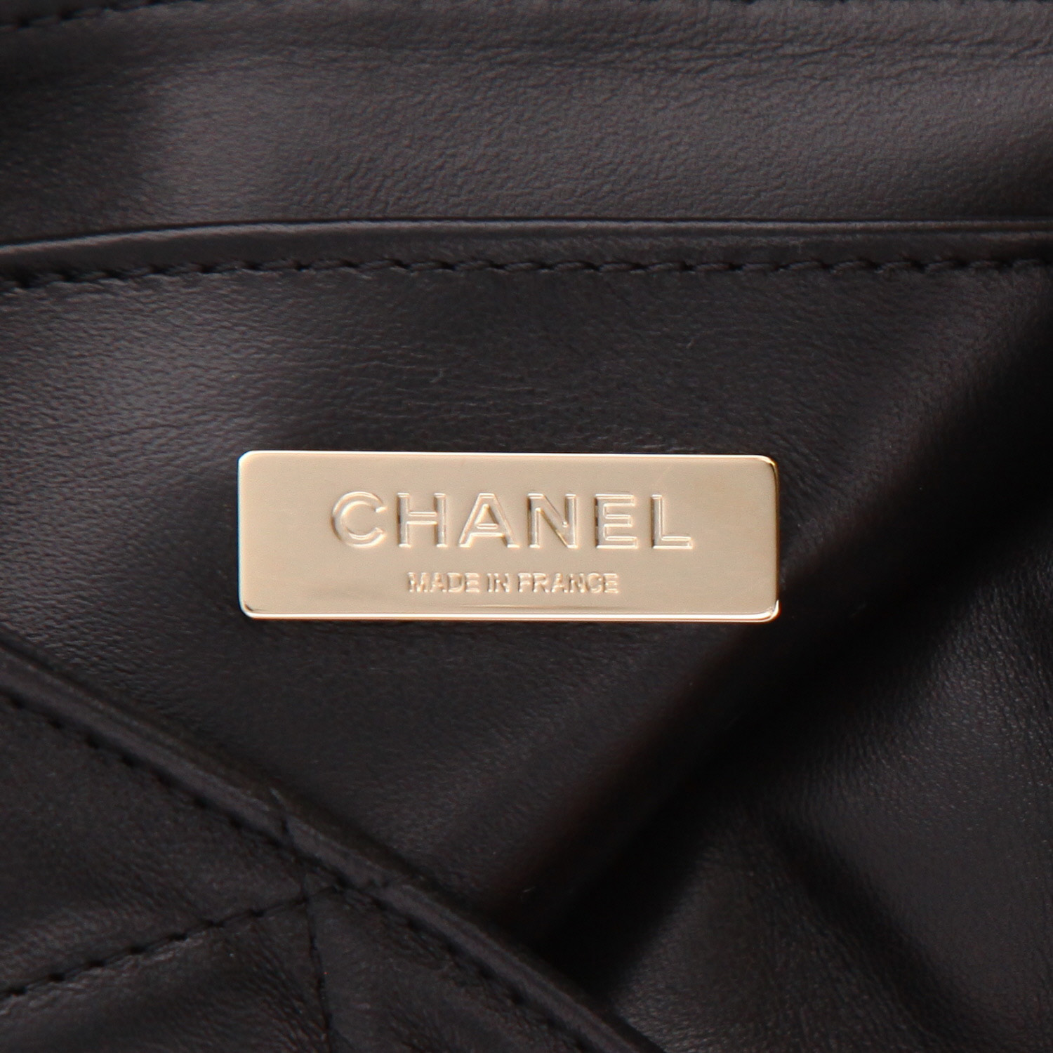 Sac à main Chanel  Timeless Classic en cuir matelassé noir et rose - Detail D2