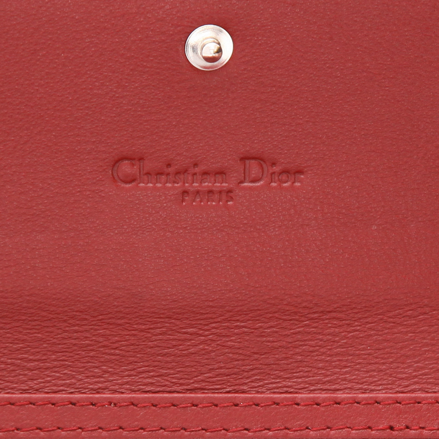 Bolso bandolera Dior  Wallet on Chain en charol rojo - Detail D2