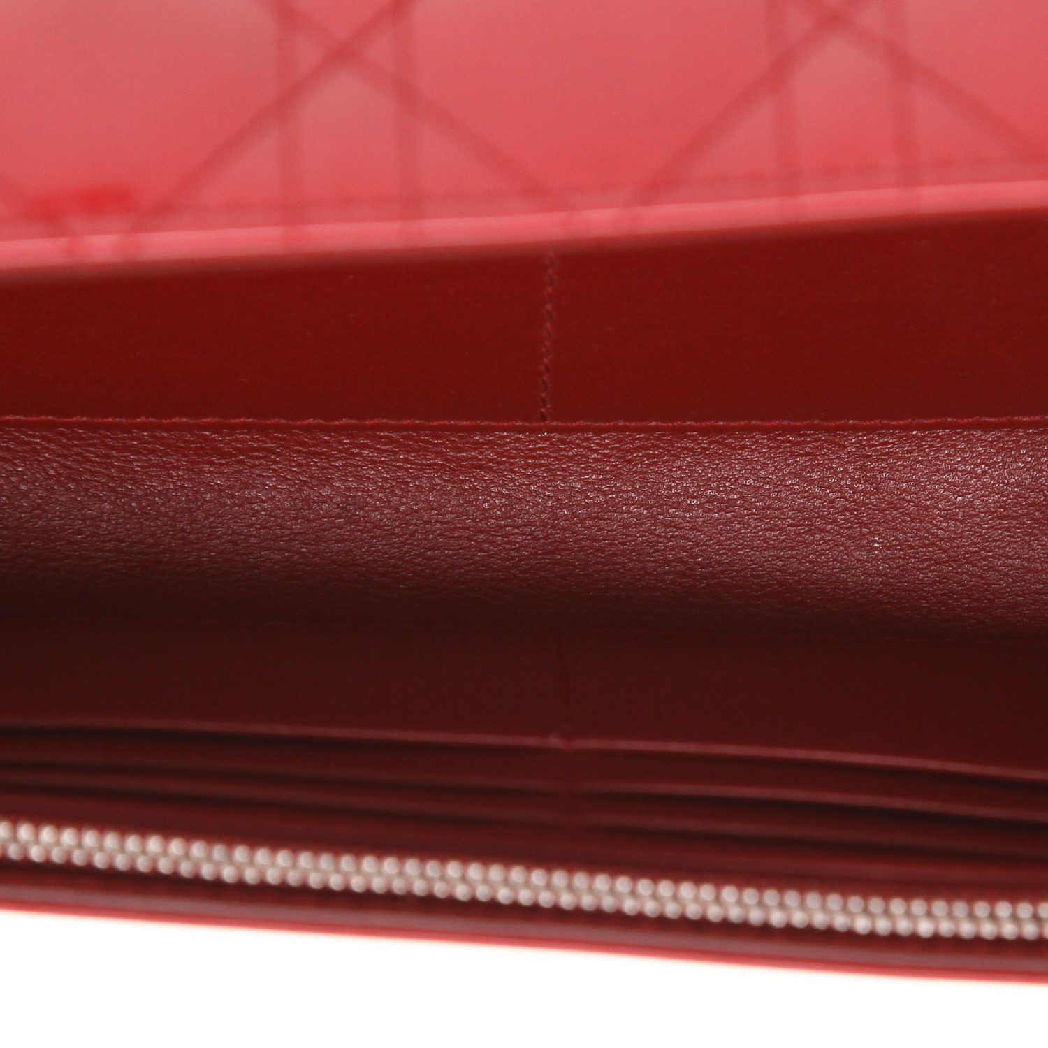 Sac bandoulière Dior  Wallet on Chain en cuir verni rouge - Detail D3