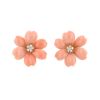 Paire de clips d'oreilles Van Cleef & Arpels Rose de Noel en or jaune, corail et diamants - 00pp thumbnail